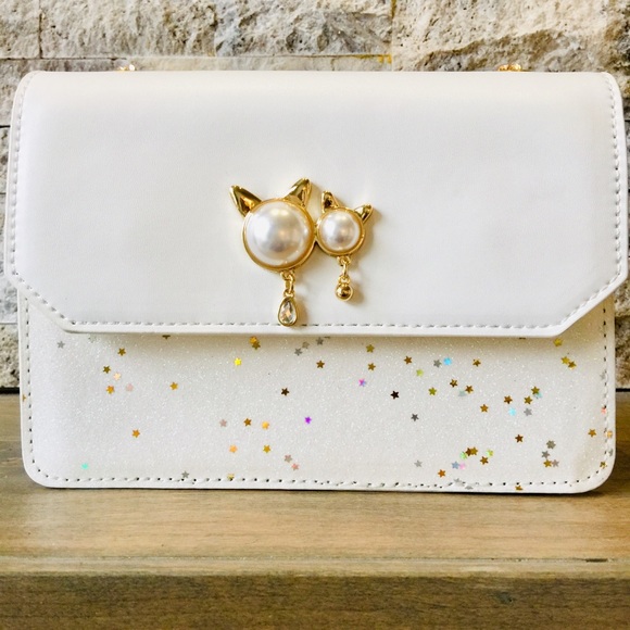 Handbags - ⭐️HP⭐️Cat Pearl Sparkly Shoulder Bag (White)